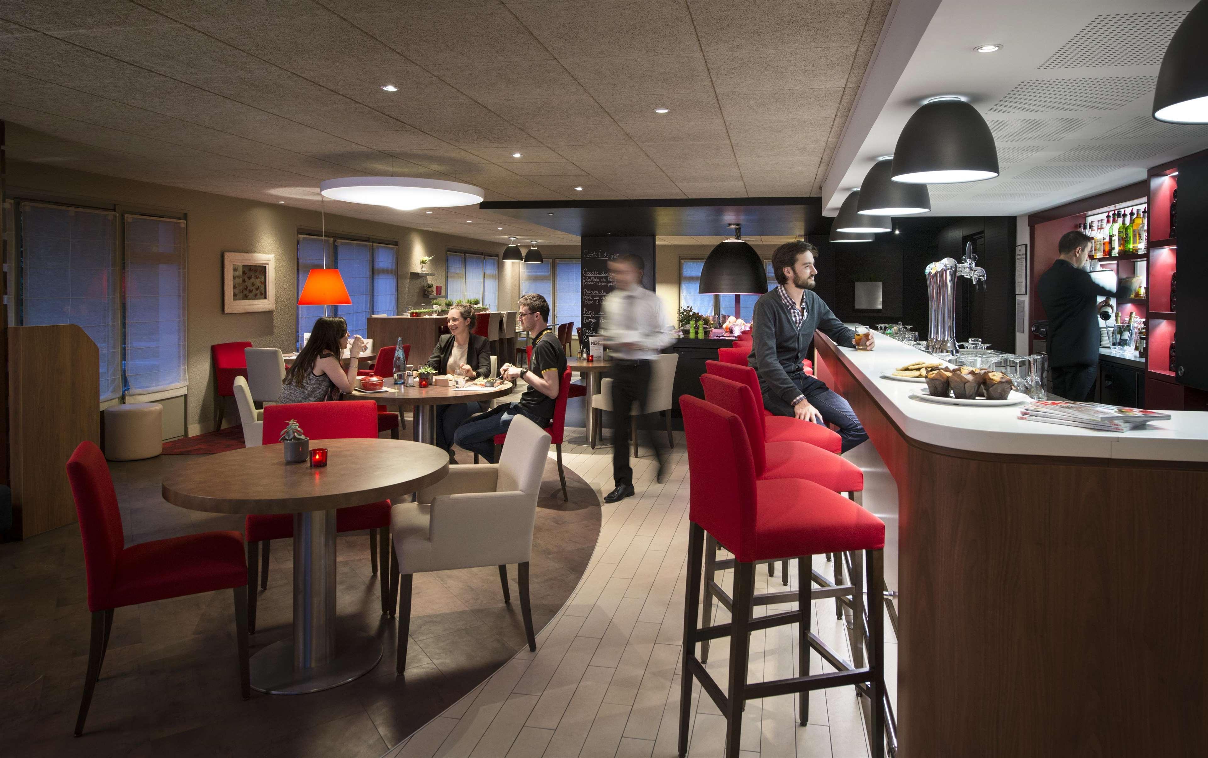Campanile Villennes-Sur-Seine - Poissy - Hotel Renove En 2024 Esterno foto