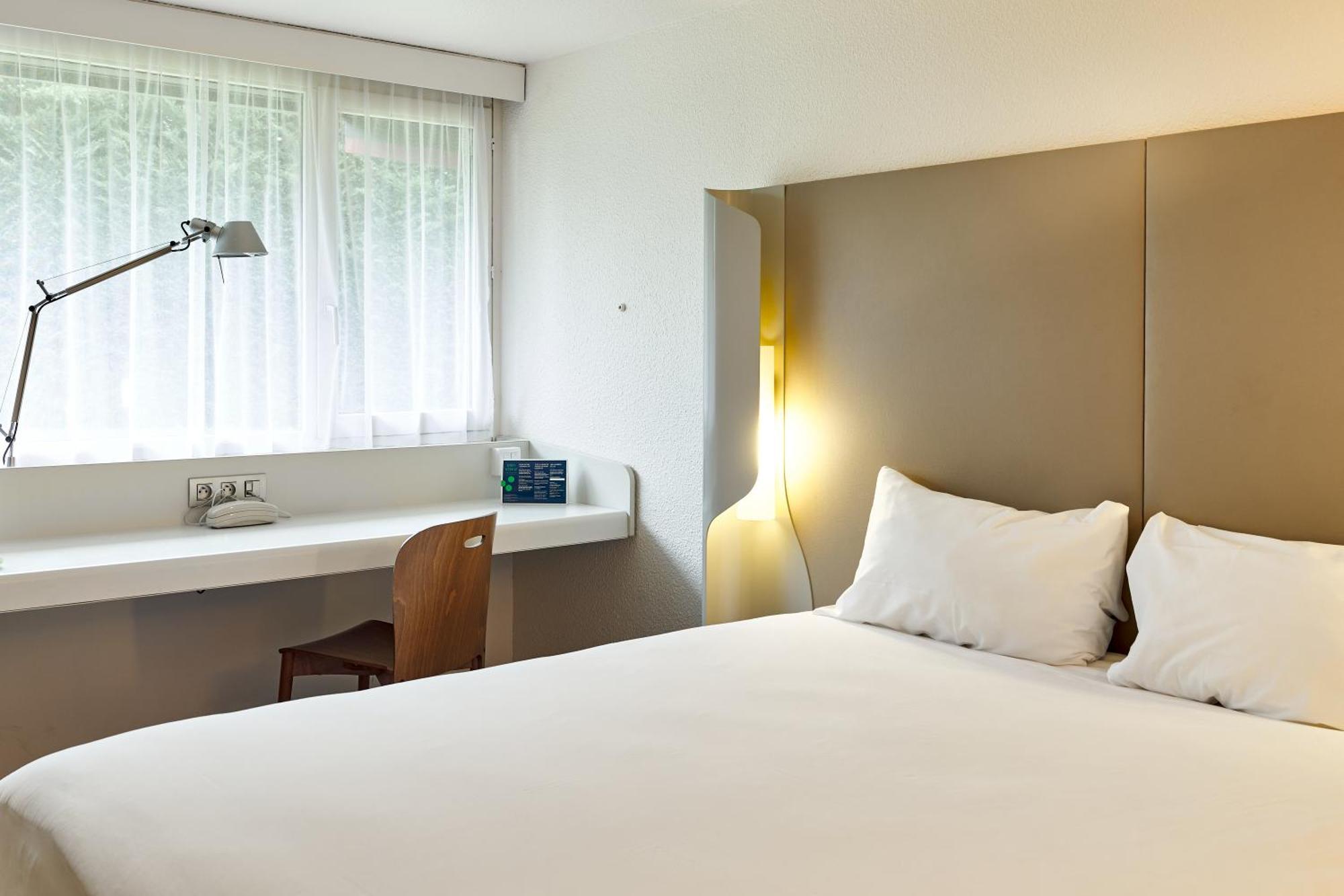 Campanile Villennes-Sur-Seine - Poissy - Hotel Renove En 2024 Esterno foto