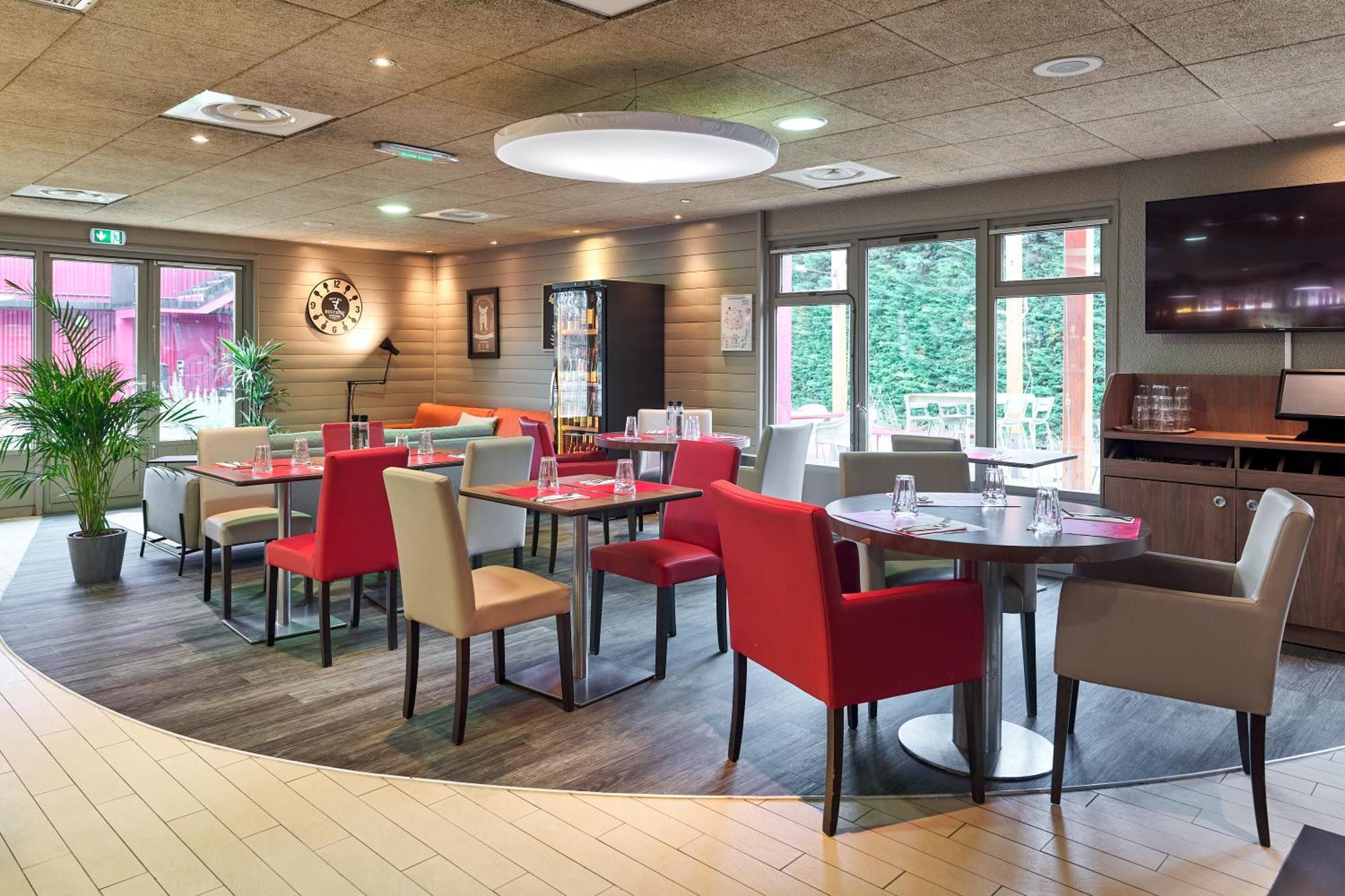 Campanile Villennes-Sur-Seine - Poissy - Hotel Renove En 2024 Esterno foto