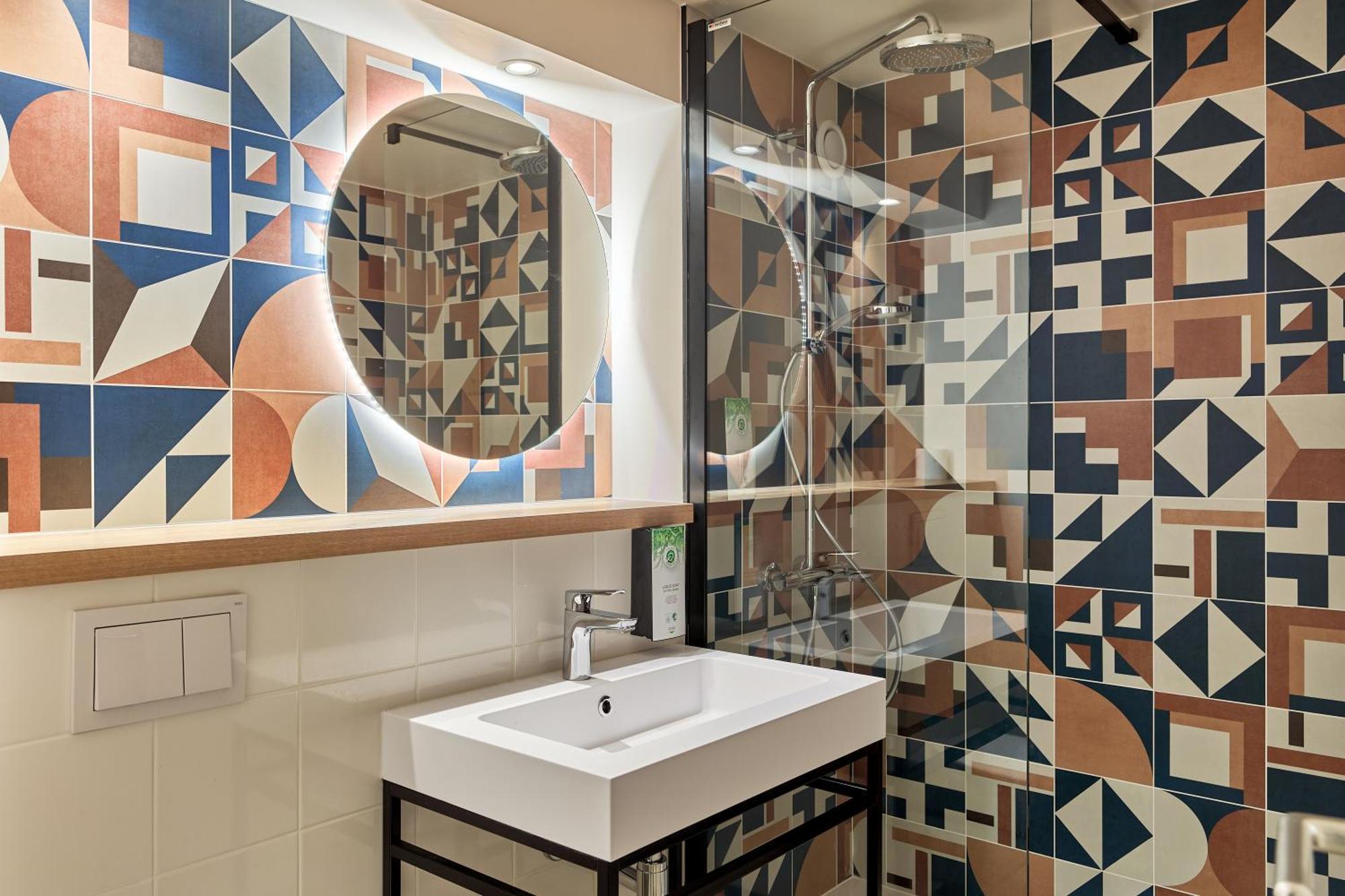Campanile Villennes-Sur-Seine - Poissy - Hotel Renove En 2024 Esterno foto