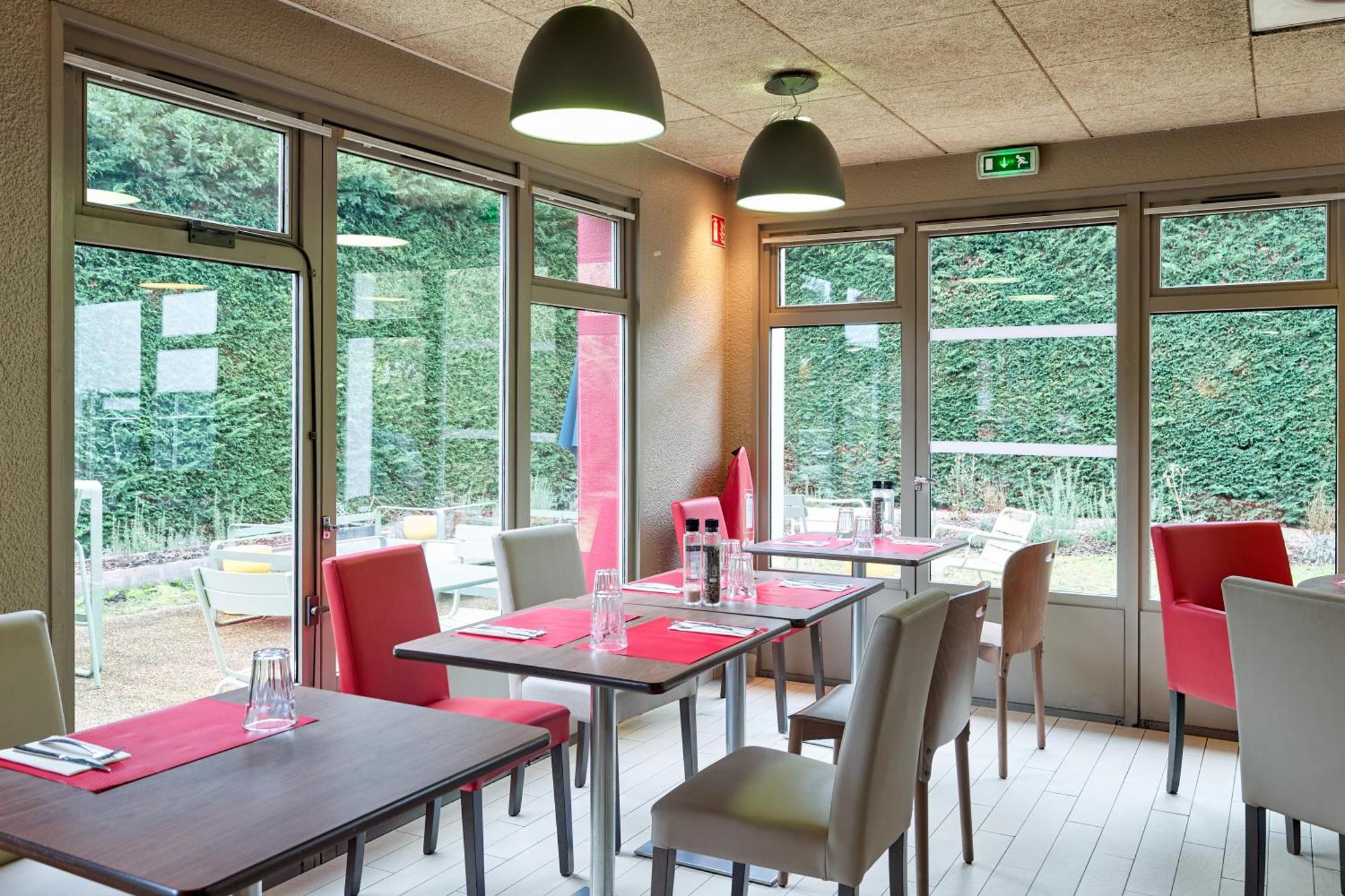 Campanile Villennes-Sur-Seine - Poissy - Hotel Renove En 2024 Esterno foto